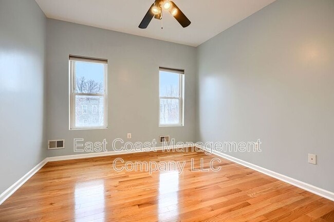 Building Photo - 2826 Huntingdon Ave