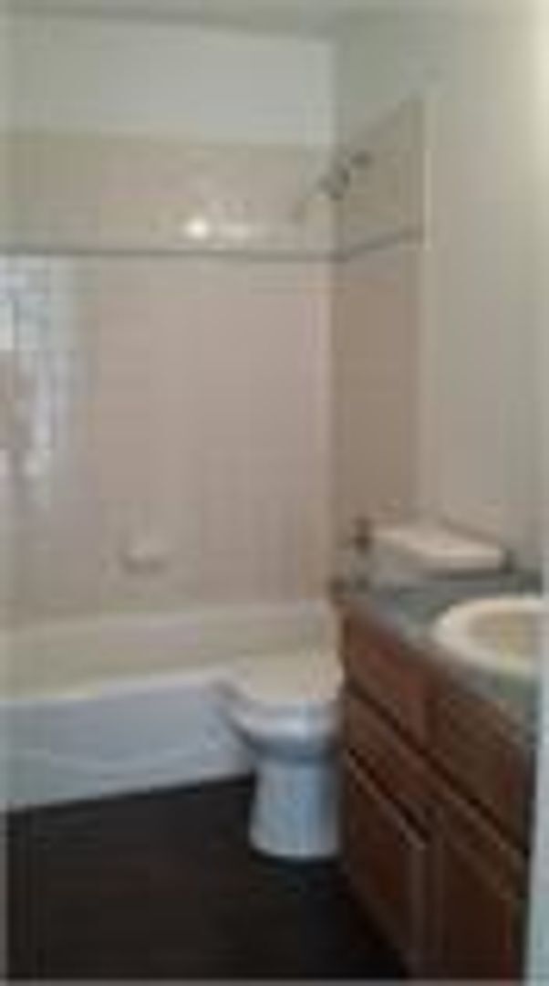 Building Photo - 1216 Mountview Dr