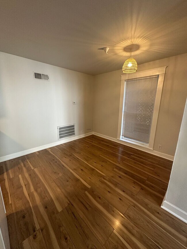 Building Photo - 246 White Bridge Pike