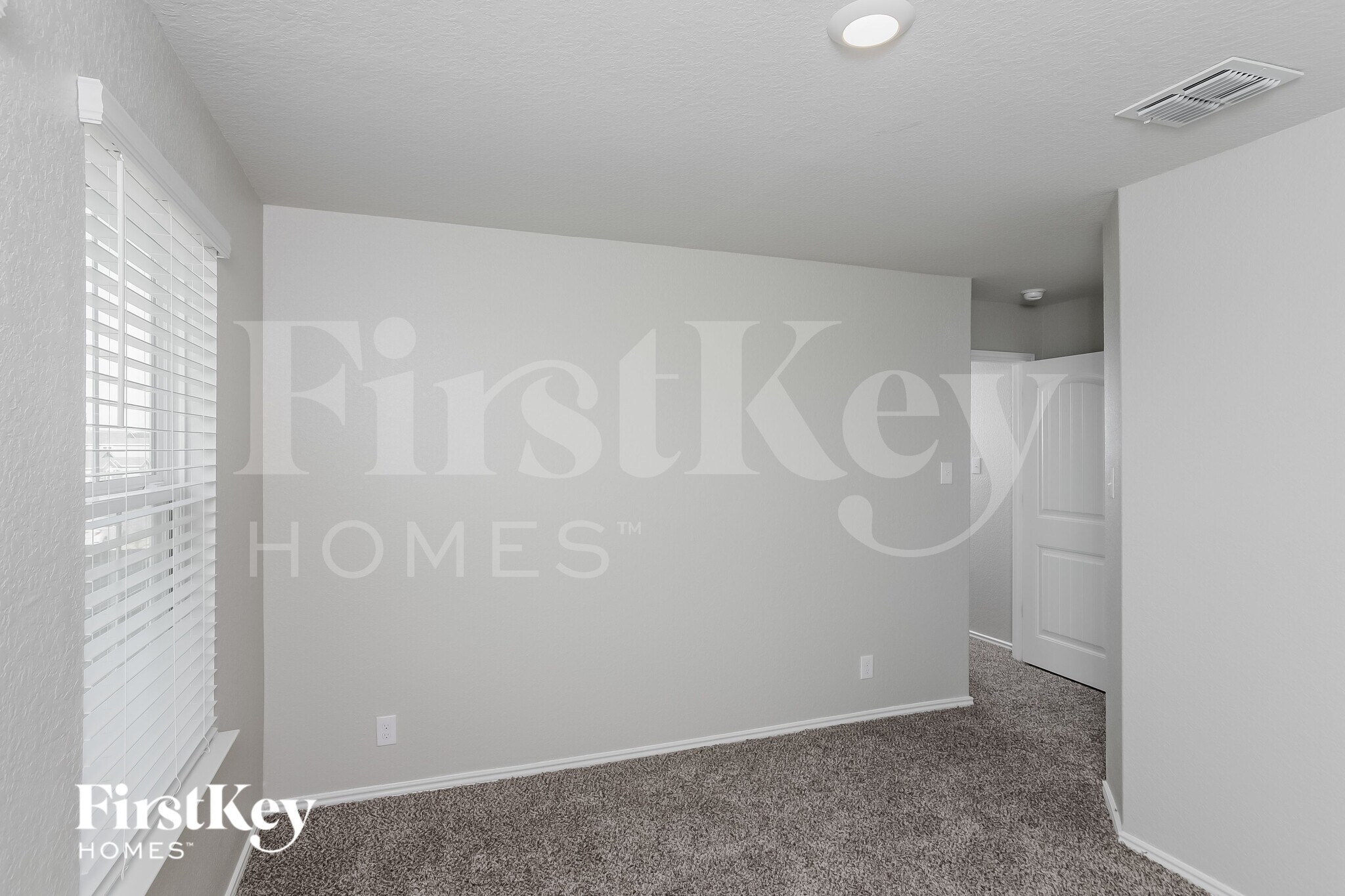 Building Photo - 13923 Morgan Terrace