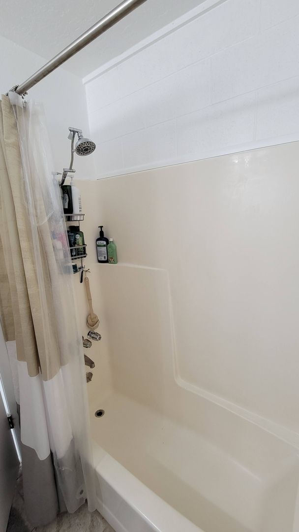 Building Photo - Studio Apartment with Granite Countertops