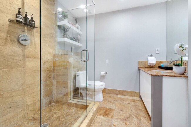 Building Photo - 1395 Brickell Ave