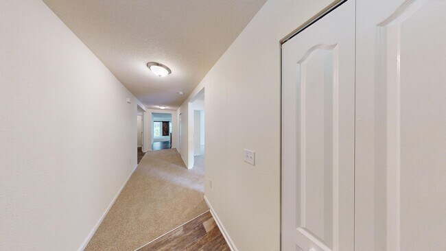 Building Photo - 4/2 Large Family Home In Adams Lake Available Soon!