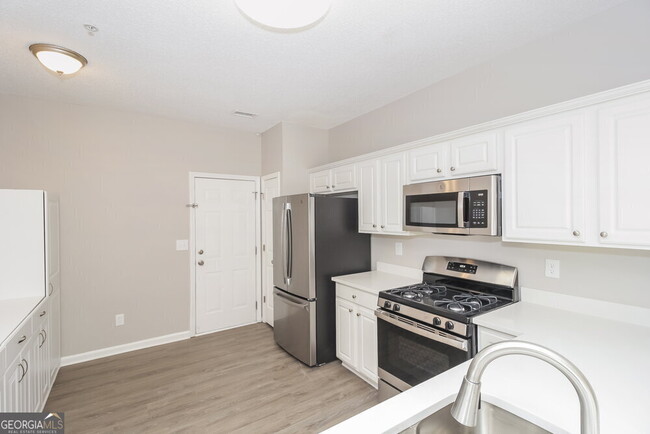 Building Photo - 191 Regent Pl