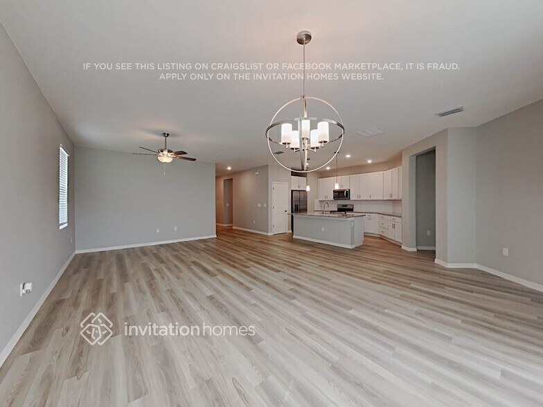 Building Photo - 613 Valri Park Dr