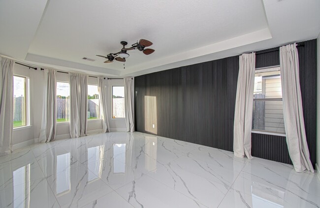 Building Photo - 16430 Williamstown Dr