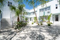 Building Photo - 2418 Flamingo Dr