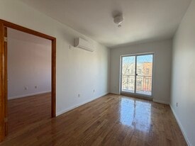 Building Photo - 342 53rd St