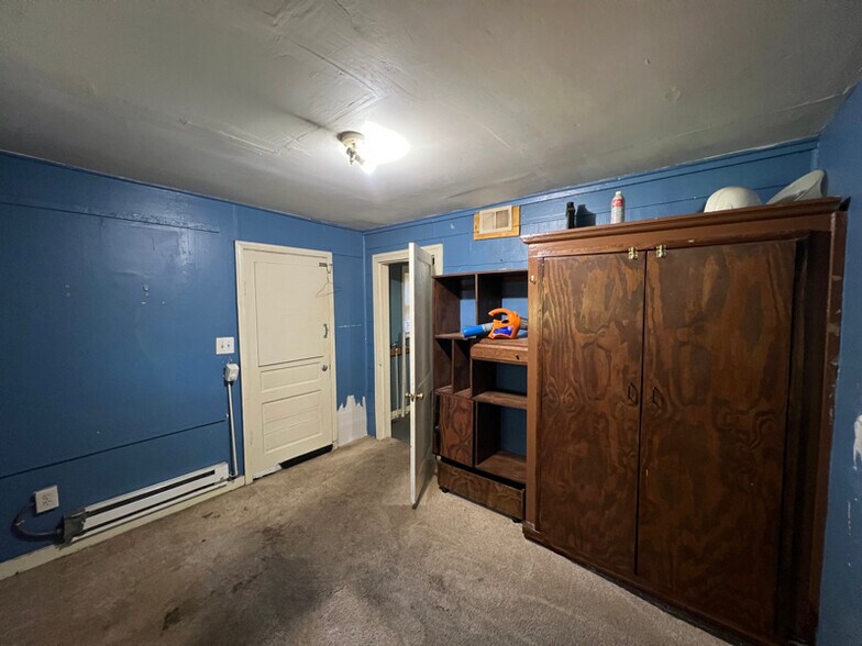 Building Photo - 706 Violet St