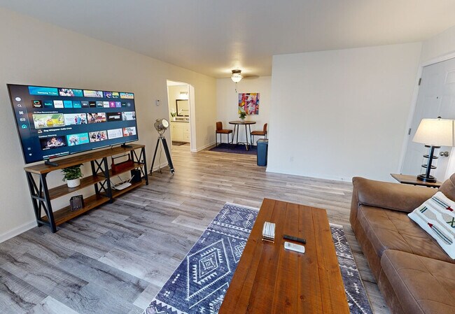 Building Photo - 1639 Green Forest Run