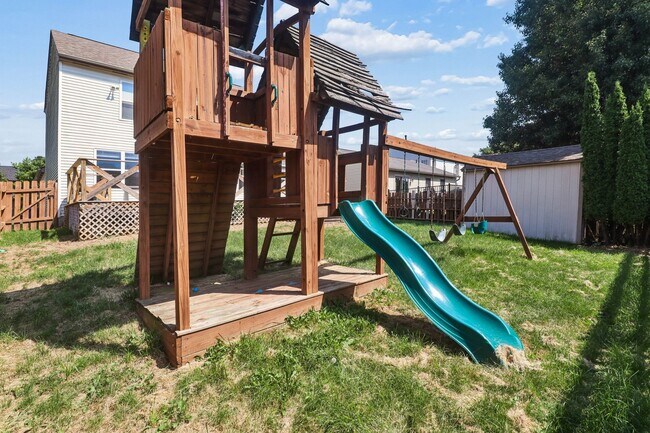Building Photo - 761 Erin St