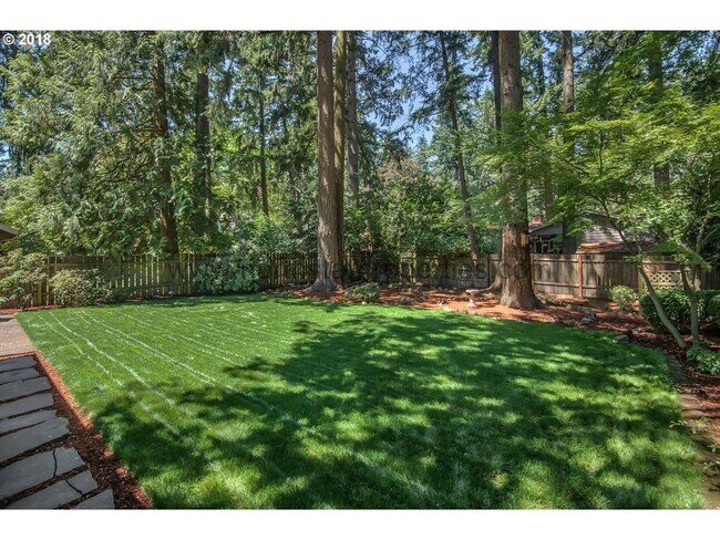 Building Photo - Great Lake Grove Bungalow Walking Distance to Everything