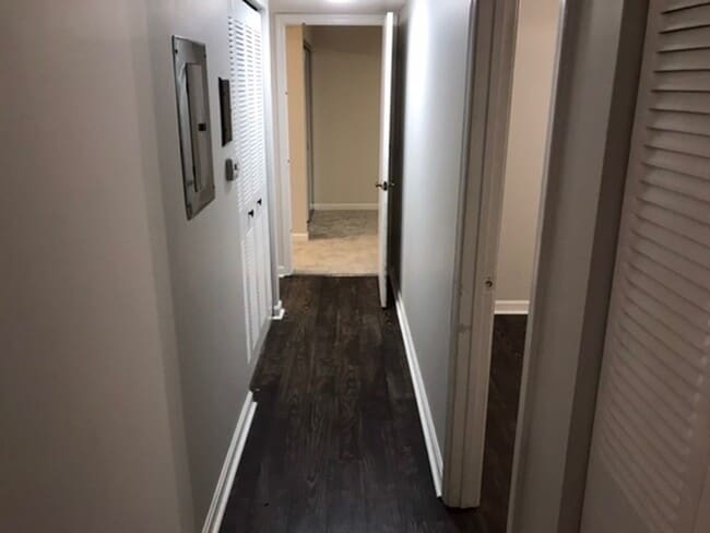 Building Photo - Beautiful First Floor Condo