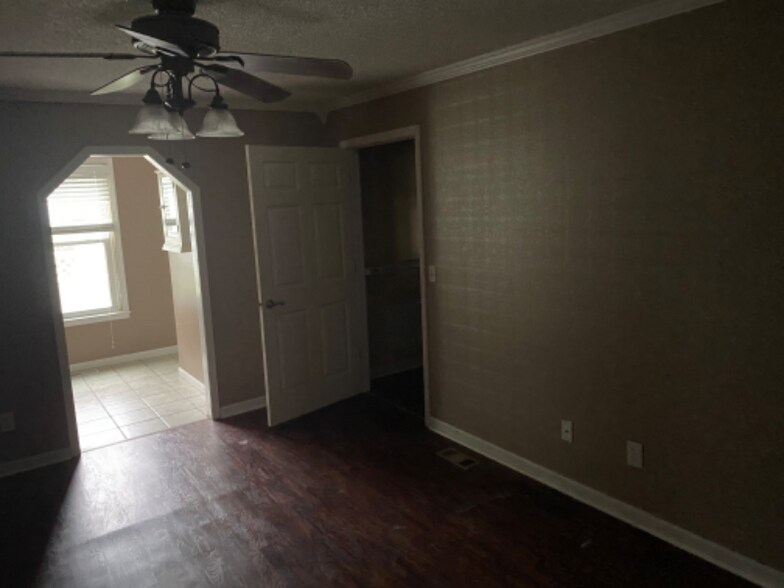 Building Photo - 391 Mortons Lake Rd