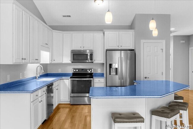 Building Photo - 164 Sandy Cove Dr