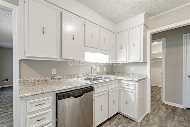 Building Photo - Charming 3 bedroom home in Columubia!