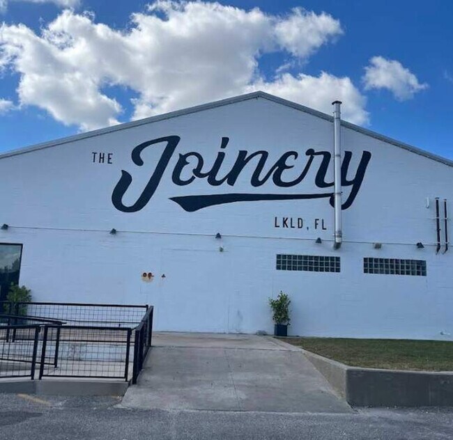 Building Photo - 728 Johnson Ave