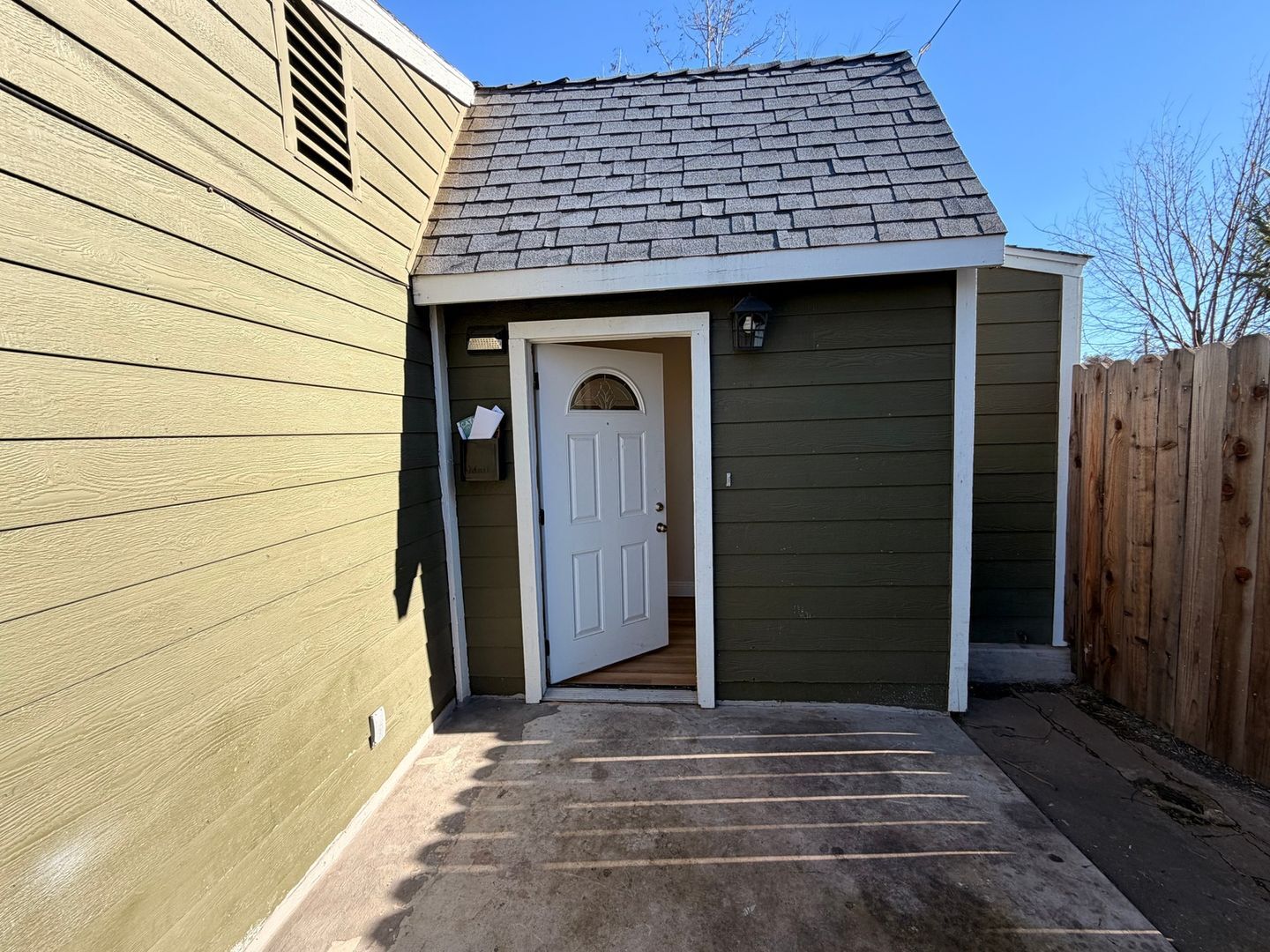 Building Photo - 2844 Rio Linda Blvd