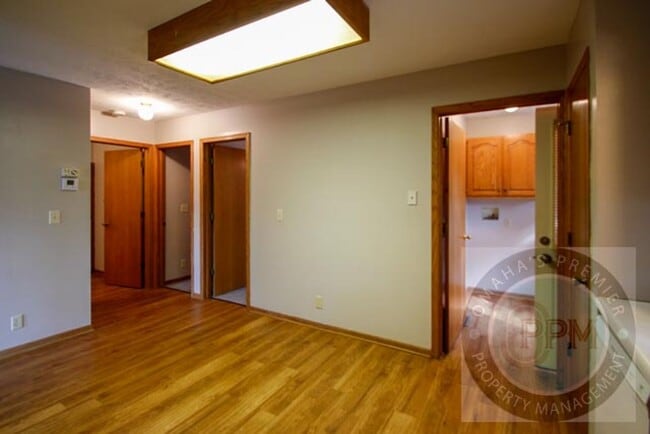 Building Photo - Comfortable 2 Bedroom/ 2 Bathroom Duplex |...