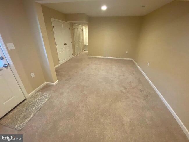 Building Photo - 37 Cecily Way