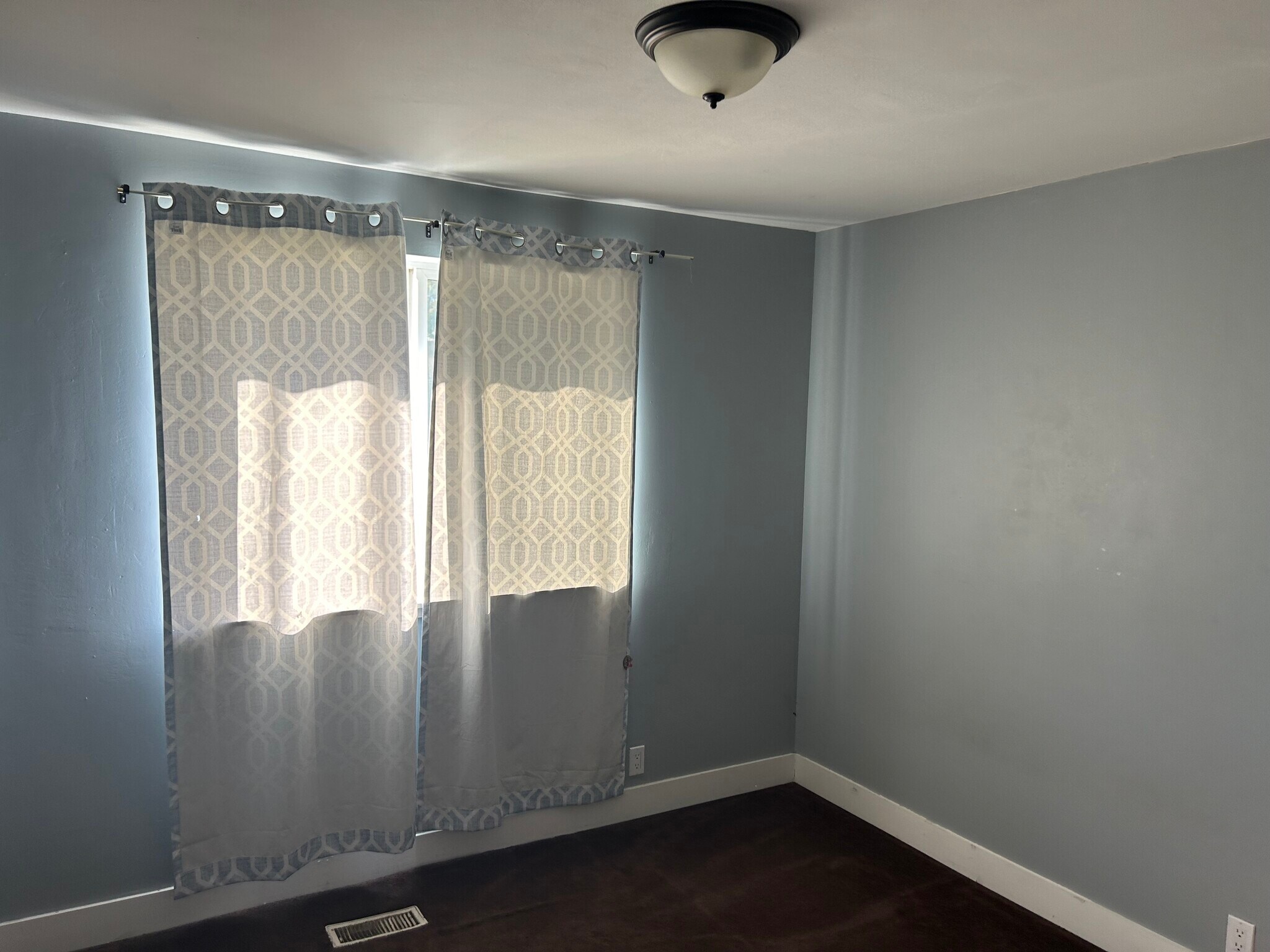 Building Photo - 5156 W Highwood Dr