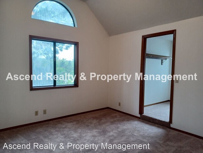 Building Photo - 3 br, 2 bath House - 10780 SW Summer Lake Dr