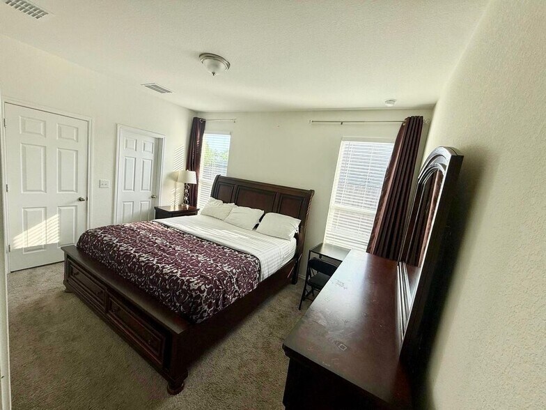 Building Photo - 7203 Summer Tanager Dr