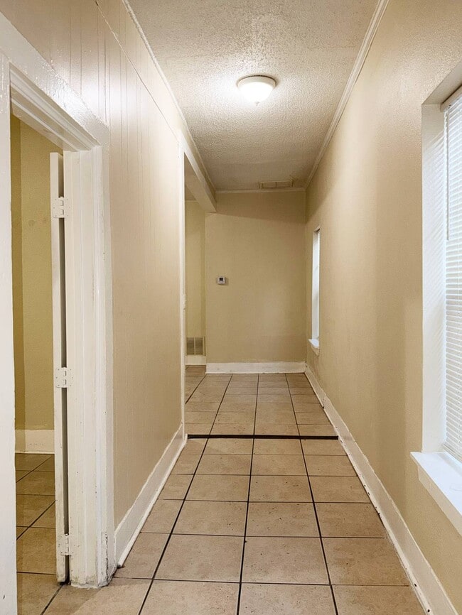 Building Photo - 1441 Cleveland St