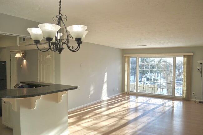 Building Photo - 416 Highwood Dr