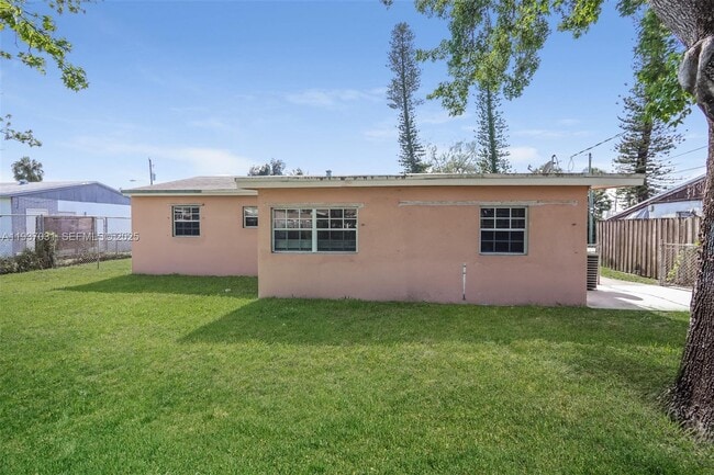 Building Photo - 1520 SW 68th Way