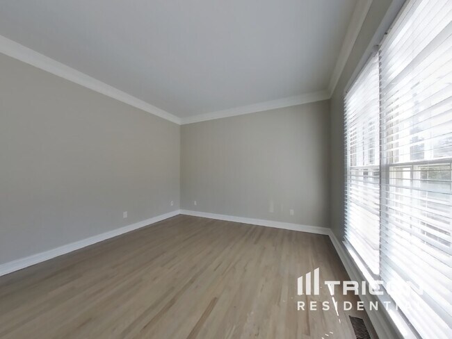 Building Photo - 880 Freemanwood Ln
