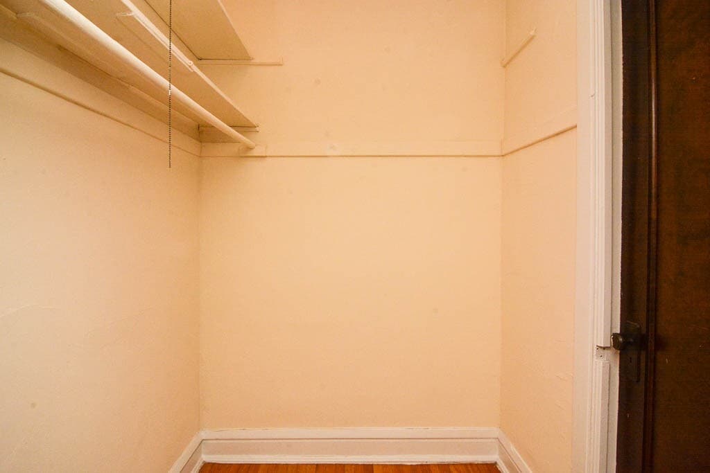 Building Photo - 3304 W Schubert Ave