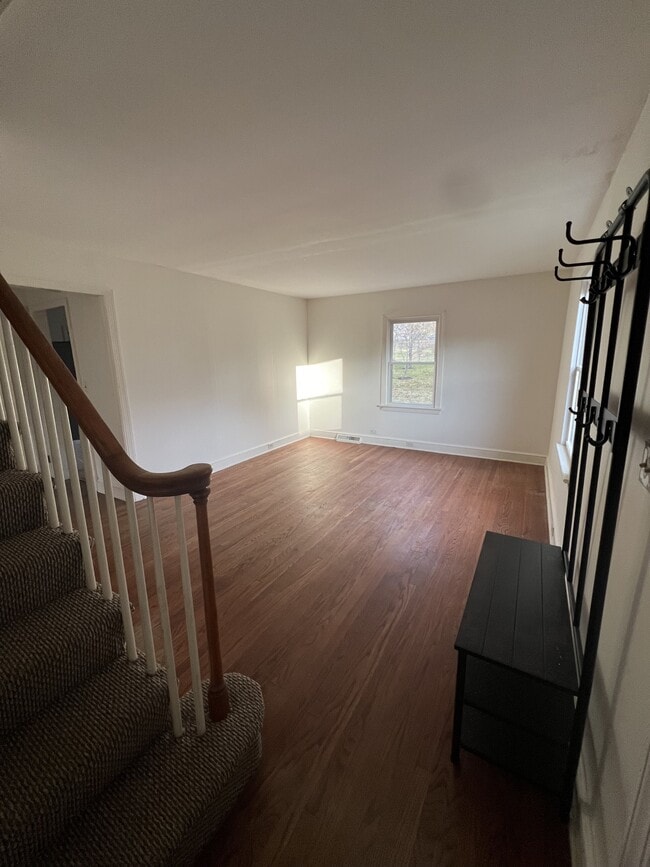 Building Photo - 215 Richmond Ave