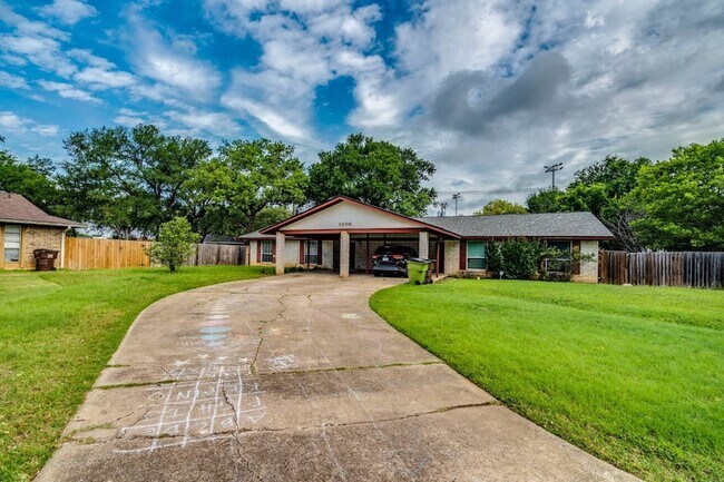 Building Photo - 1306 Glenda Dr