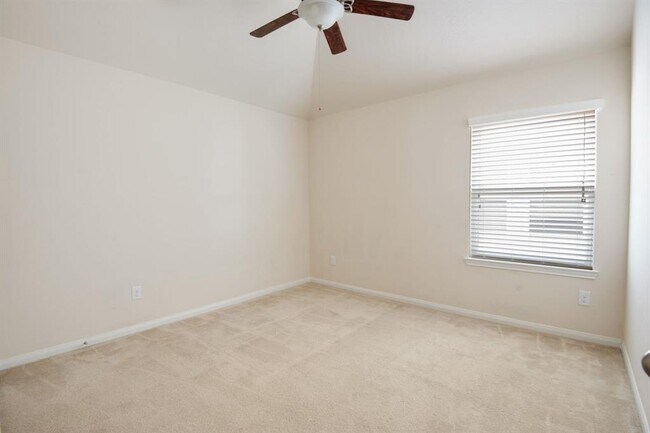 Building Photo - 24922 Clover Ranch Dr