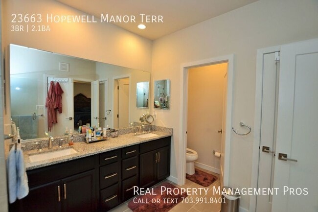 Building Photo - 23663 Hopewell Manor Terrace