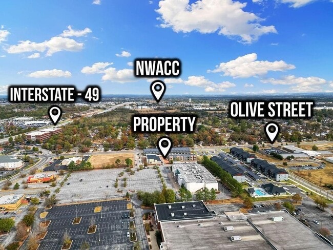 Building Photo - 4108 W Olive St