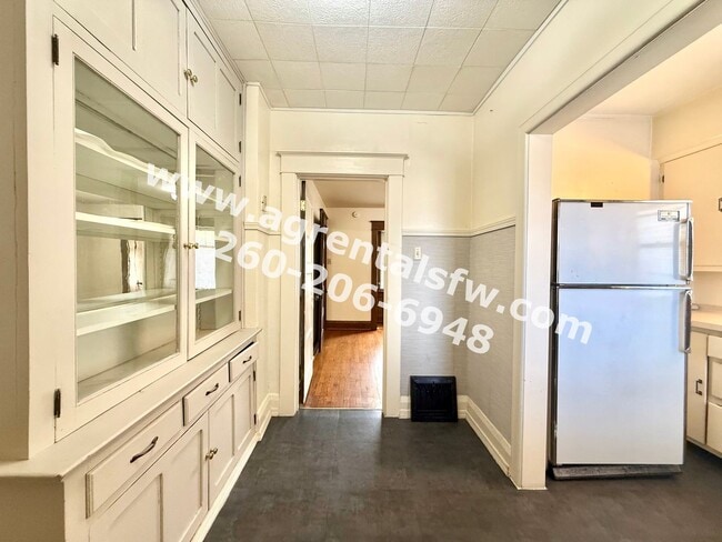 Building Photo - 919 Rivermet Ave