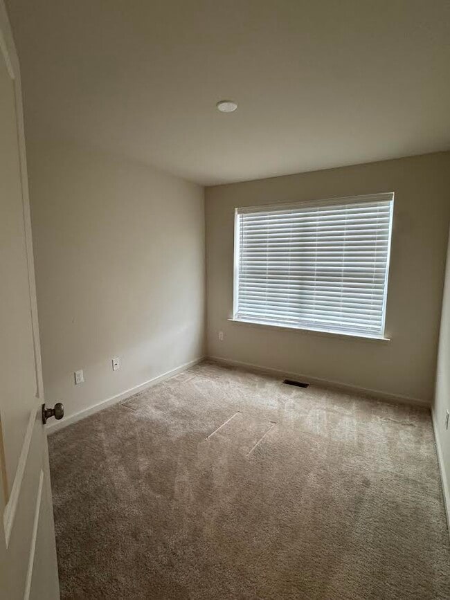 Building Photo - 1416 Carrick Ct