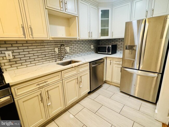 Building Photo - 4118 Buena Vista Ave