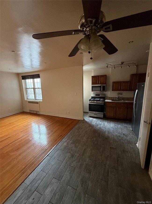 Building Photo - 770 Bronx River Rd