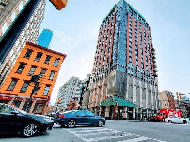 Building Photo - 105 Greene St