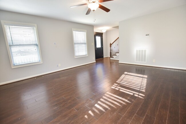 Building Photo - Pet Friendly Four Bedroom!