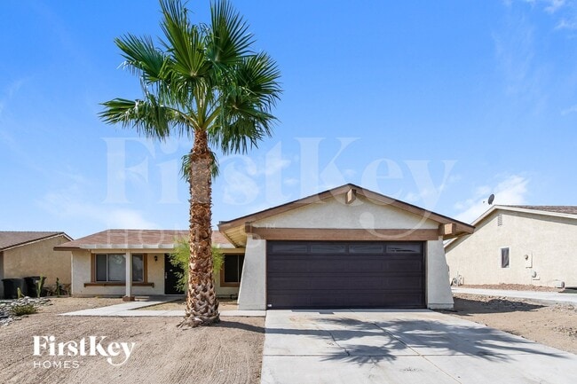 Building Photo - 5909 San Fernando Dr