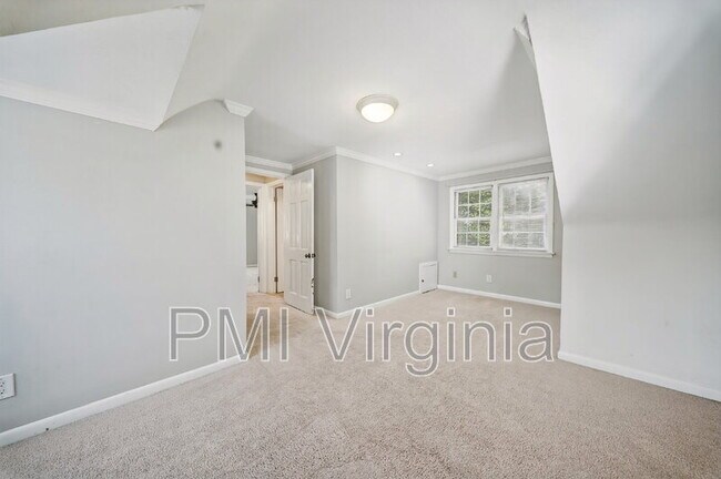Building Photo - 1641 E Bayview Blvd