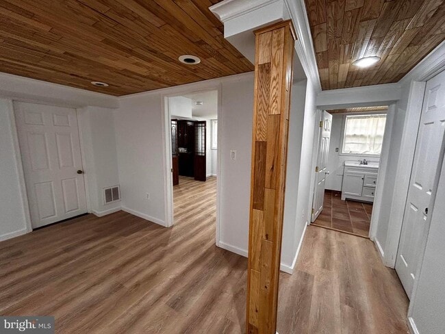 Building Photo - 112 Virginia Dr