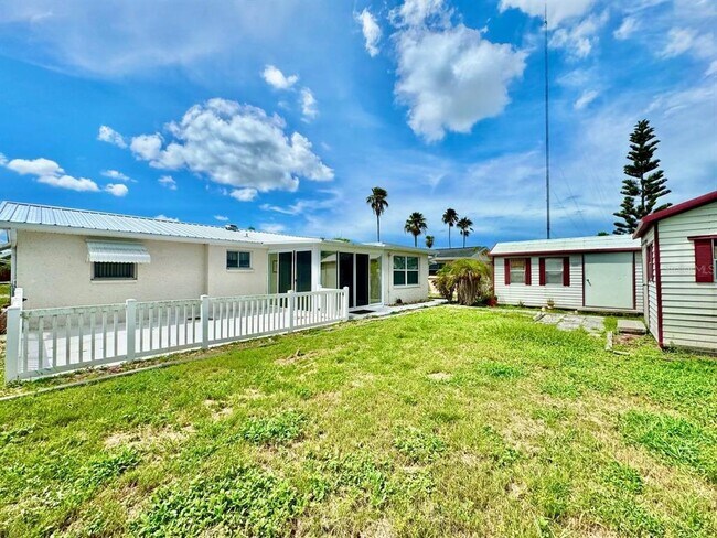Building Photo - 3131 Roxbury Dr
