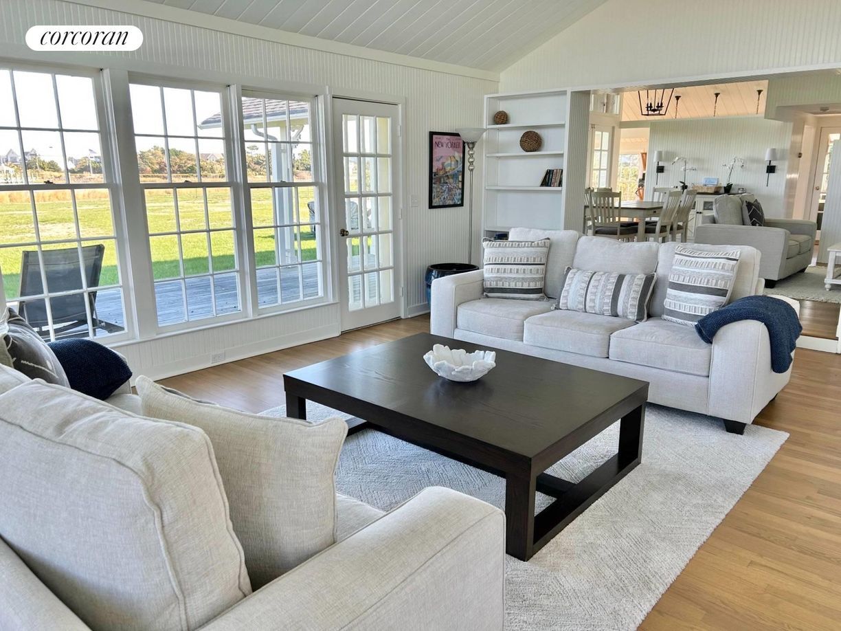 Building Photo - 1 Watersedge Dr