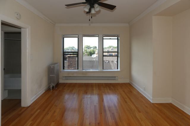 Building Photo - 4617 N Paulina St