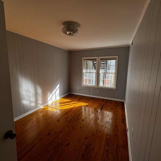 1st Floor Bedroom - 907 Duke St